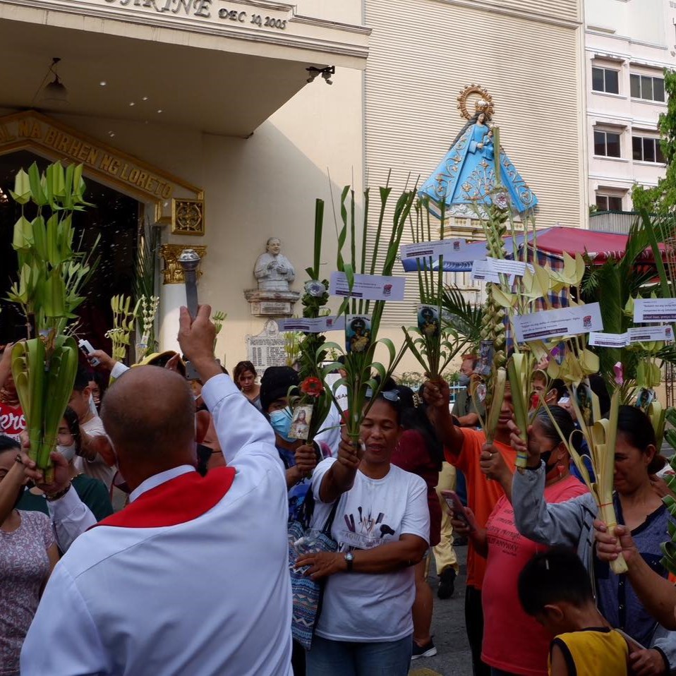 Palaspas at Misang Bayan: Urban poor communities highlight calls for wage hike, job security, decent housing on Palm Sunday mass
